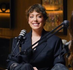 Fabiana Justus celebra crescimento do cabelo: Já estou prendendo