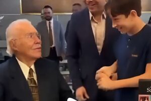 Garoto autista com hiperfoco em Sarney realiza sonho de conhecer ex-presidente