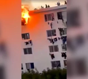 Alunos se desesperam e tentam escapar de prédio em chamas; VEJA VÍDEO!