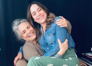 Regina Duarte posta foto com a filha e revela situação: “As outra já se conformaram”