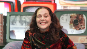 Aos 58 anos, ex-atriz da Globo reúne os 4 filhos já adultos em foto inédita