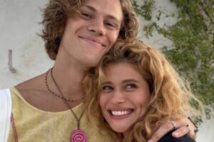 Isadora Cruz comemora medalha de ouro do namorado, Lucas Pinheiro Braathen