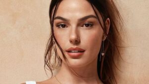 Ísis Valverde desabafa sobre trauma após grave acidente de carro