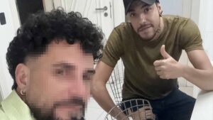 Cantor de hit nostálgico enfrenta crise familiar após briga e internação do filho por dependência química