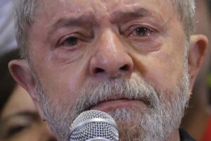 Queda nas pesquisas preocupa Lula e presidente toma medida para mudar situação