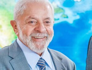 TCU pede suspensão de verba pública para escola com enredo sobre Lula