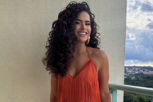 Maisa alfineta fã após questionamento de dente falso: “Muito esquisito”