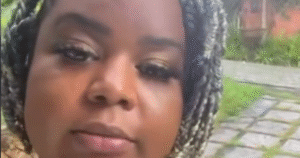 MC Carol de Niterói é assaltada por homens armados com fuzis em São Gonçalo