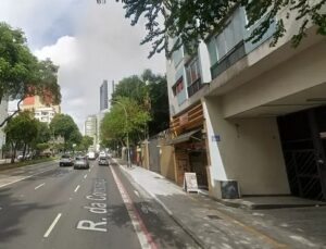 Médico e advogado são esfaqueados após saírem do metrô em SP; VEJA VÍDEO