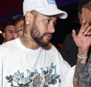 Traições, supostos novos filhos e mais… Confira as polêmicas amorosas de Neymar Jr.