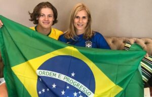 Quem é a mãe brasileira do medalhista de ouro Lucas Pinheiro Braathen?
