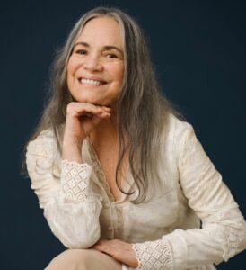 Veja tudo que Bruna Furlan, neta de Carlos Alberto de Nóbrega, já falou sobre o câncer