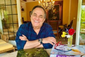 Ronnie Von segue ativo e negocia com nova emissora após deixar a RedeTV!