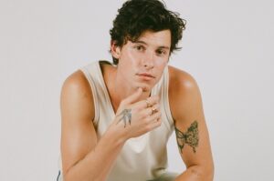 Shawn Mendes é visto em produtora musical na Bahia e fãs apostam em novo lançamento