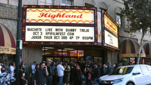 Aos 35 anos, atriz compra cinema abandonado em investimento ousado para plano de vida