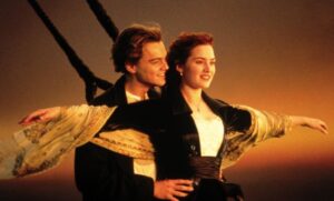 Namorada de Leonardo DiCaprio se incomoda com amizade próxima do ator com Kate Winslet, diz site