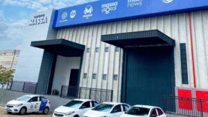 Apresentador tem fortuna de quase R$ 1 bilhão e é dono de emissora própria