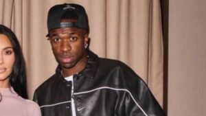 Vini Jr. posta foto com famosa internacional e causa alvoroço; veja com quem ele apareceu