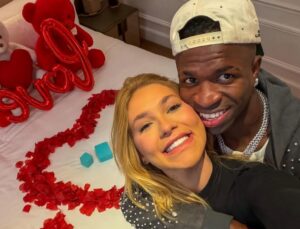 Vini Jr. celebra Valentine’s Day à distância com Virginia e dedica gol; veja vídeo