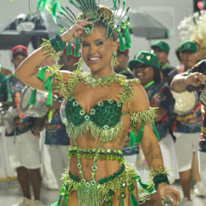 Lexa relembra um ano do nascimento da filha: A festinha no céu está acontecendo