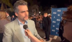 Wagner Moura “esquece” português em entrevista e diverte fãs durante campanha ao Oscar