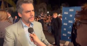 Wagner Moura ‘esquece’ português em entrevista e momento viraliza na campanha do Oscar