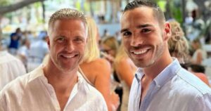 Ex-piloto irmão de Michael Schumacher anuncia noivado com namorado