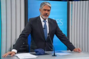 Sem William Bonner, Globo tira sabatinas do Jornal Nacional e cria programa
