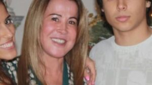 Zilu Camargo resgata foto rara com os 3 filhos: ‘Voltaria nesse dia’