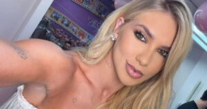 Vestido de Virginia para última gravação do ‘Sabadou’ vira piada: ‘Lençol ou cortina?’