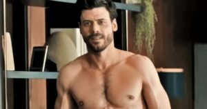 François Arnaud, estrela de ‘Rivalidade Ardente’, tem a melhor rotina de exercícios para ter bíceps impressionantes