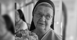 Freira famosa é morta de surpresa; homem invadiu convento