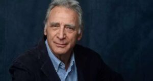 Duas semanas após sofrer um infarto, Herson Capri volta ao trabalho: ‘Teatro cura tudo’