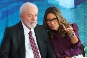 Janja explica por que desistiu de desfilar em homenagem a Lula