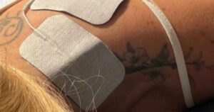 Na casa de Vini Jr., Virginia passa mal e recebe atendimento às pressas: ‘Inflamada’