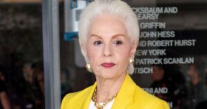 Carolina Herrera, 87 anos: ‘Caminhar é a única coisa boa que existe. Durante a caminhada de uma hora, você anda rápido por um minuto para que o coração bombeie e é fantástico’