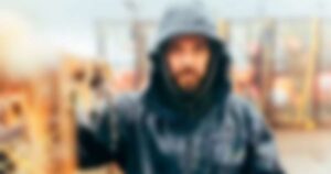 Jovem estrela de reality morre em acidente durante filmagens