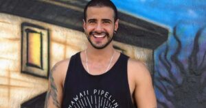 Ator trans, Tarso Brant surge vestido de mulher, revive Tereza e faz revelação poderosa