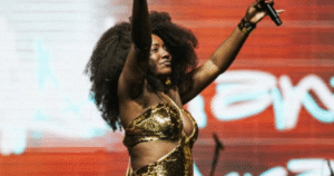 Luto! Morre cantora famosa que sofreu aneurisma ao 49 anos