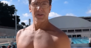 Lembra dele? Galã dos anos 90, Leonardo Bricio exibe corpo sarado