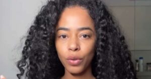 Lorena Maria desabafa sobre dores nas costas e web reage: ‘Muito cimento’