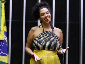 PSOL fica em crise após deputado ser acusado de trair mulher com colega parlamentar