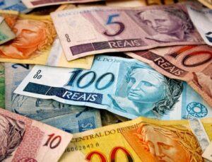 Simpatias para o dinheiro voltar após o feriado