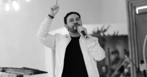 Saiba quem era o famoso cantor encontrado morto após naufrágio