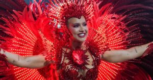 Virginia vaiada, tumulto e broncas: Como foi o último dia de desfile de carnaval no Rio