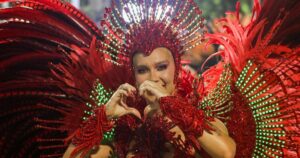 Virginia Fonseca deixa Sapucaí vaiada e aos gritos de ‘Paolla’