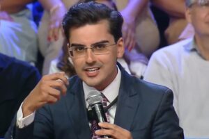Dudu Camargo ganha chance na Record e assume programa aos sábados