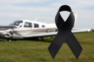 Avião cai na Bolívia e deixa dezenas de vítimas