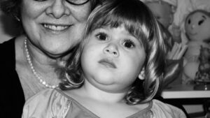 Aos 18 anos, filha de ator e diretora lamenta morte de pessoa importante na família: ‘Pra sempre’