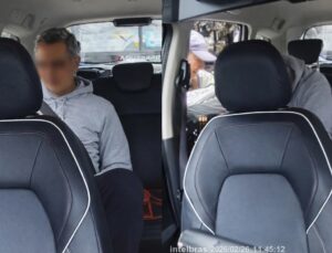 Casal sofre tentativa de roubo com ‘quebra-vidro’ dentro de carro por aplicativo; VEJA VÍDEO